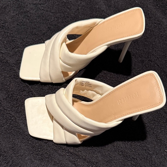 Forever 21 White Mule Sandals Sz.7 NWOT - Picture 4 of 10